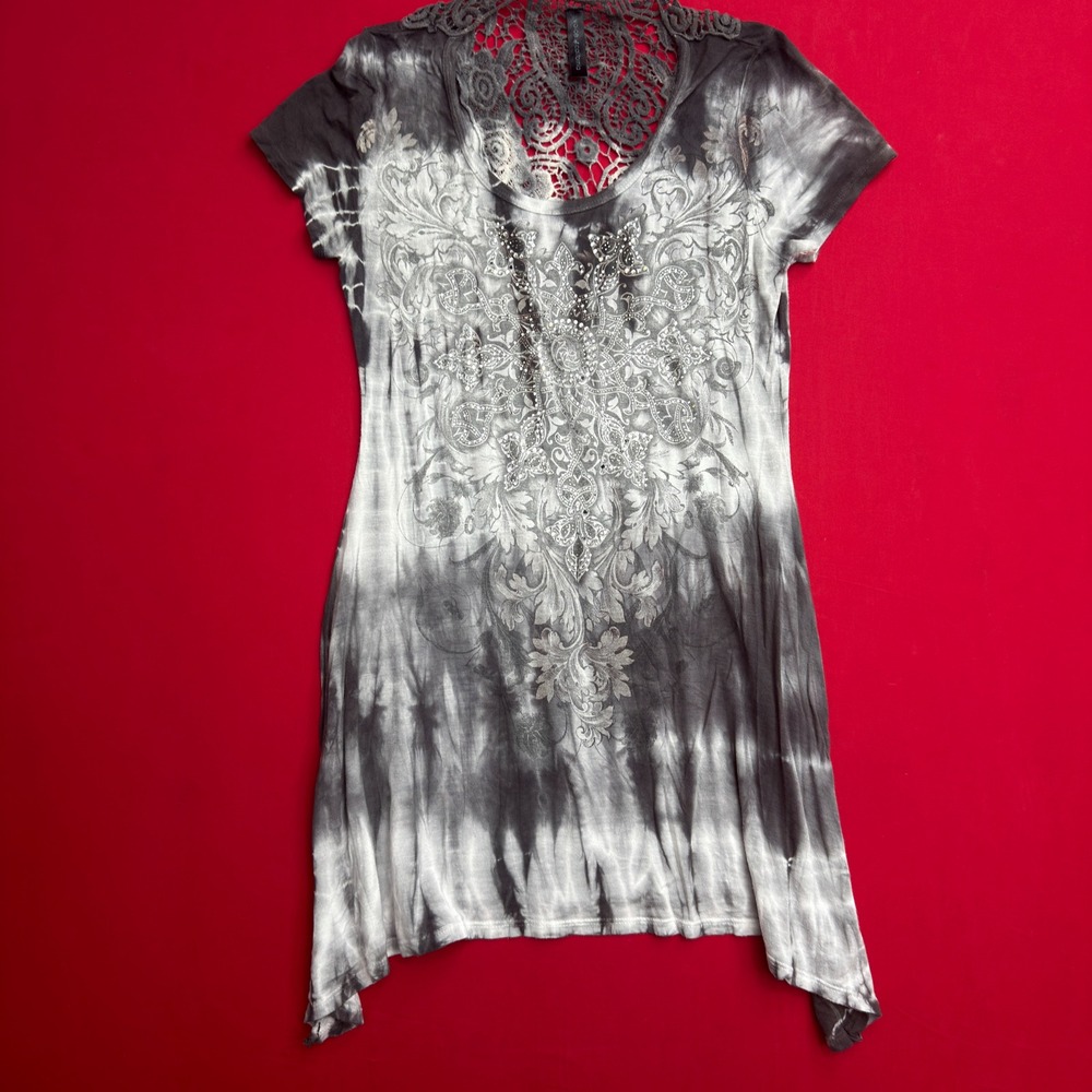 Vintage Y2K Voice of California‎ Grey Tie Dye Crochet Lace Rhinestone Tunic Top